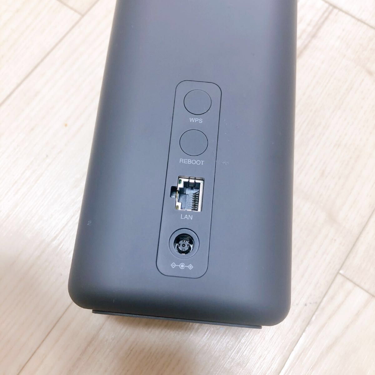 最終売り切りお値下げ NTTドコモ home 5G HR01 置くだけ高速Wi 最終売り切りお値下げ NTTドコモ home 5G HR01 置くだけ高速Wi