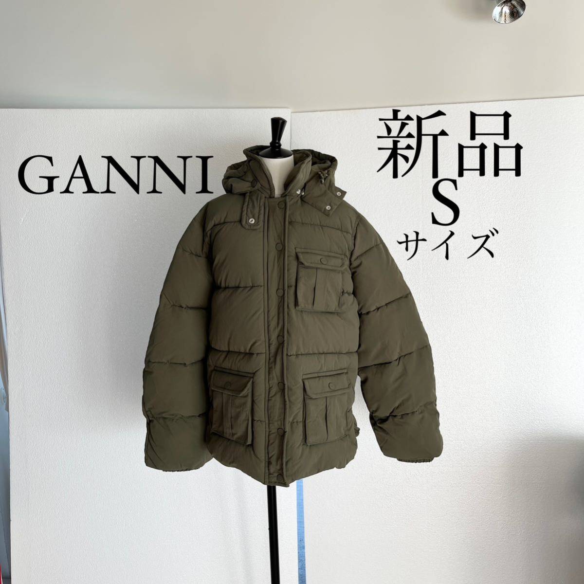 GANNI ガニー　ロゴ入りダウンジャケット　カーキ　S(36)サイズ