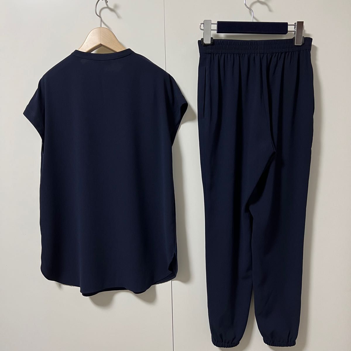 美品♡ theory luxe 完売 ウォッシャブル パンツセットアップ 紺色 Theory 21SS 完売 セットアップ ウォッシャブル ブラウス パンツ