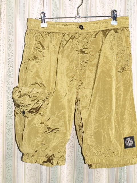 美品 ＳＴＯＮＥ ＩＳＬＡＮＤ ストーンアイランド ショートパンツ 豊田貿易正規品 ナイロン素材 ハーフパンツ_画像1