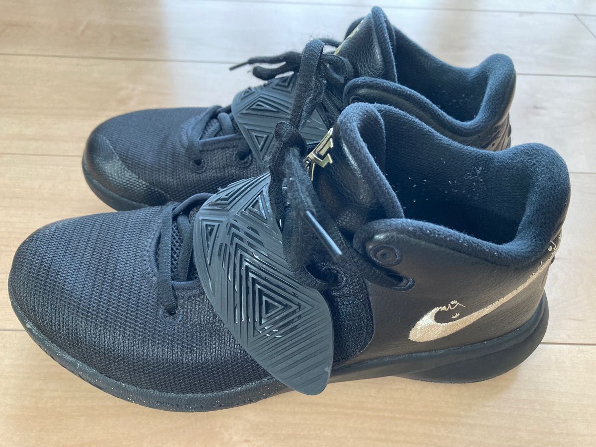 NIKE カイリー フライトラップ 3 EP 25cm バスケットシューズ