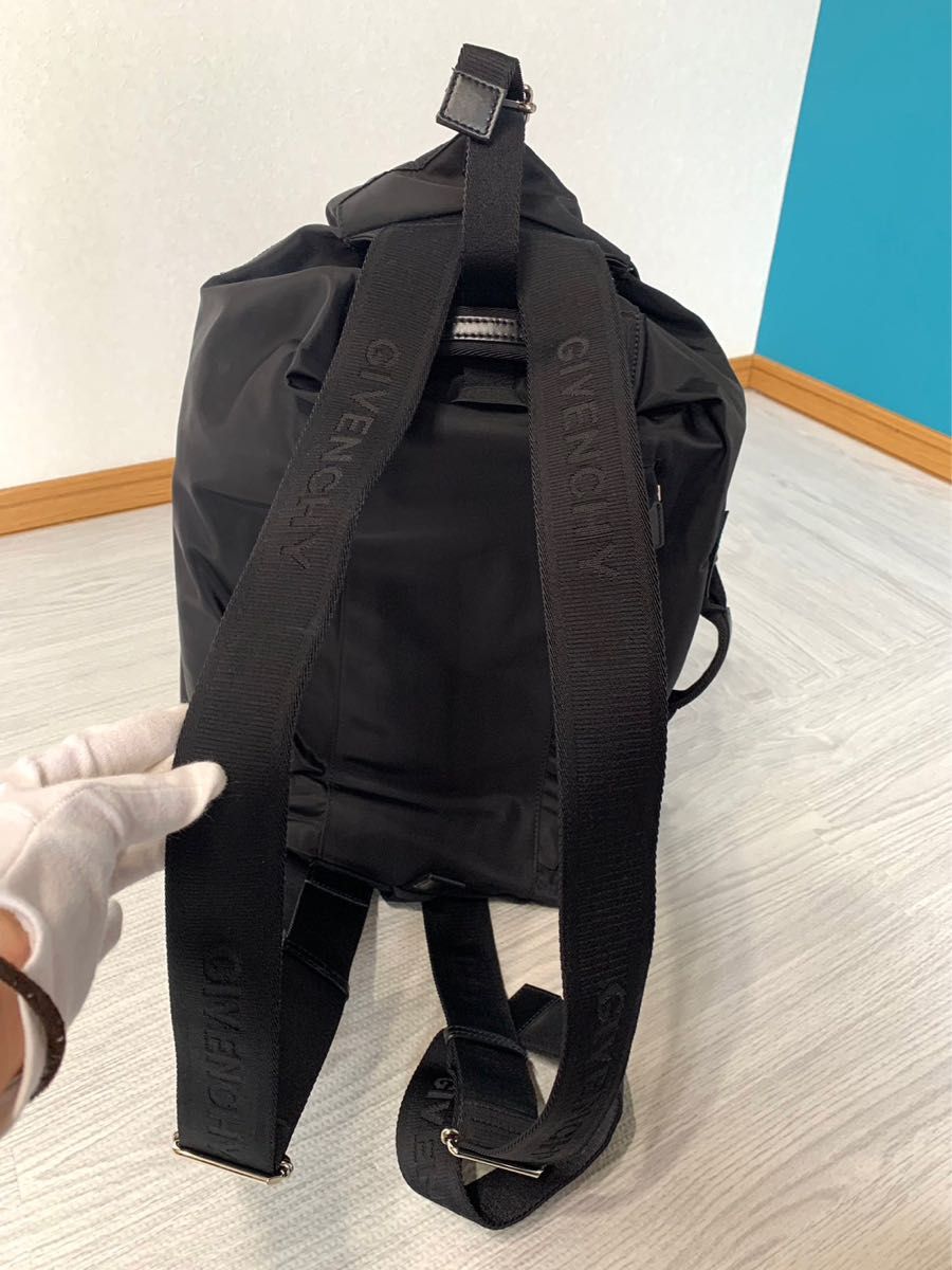 ジバンシー ナイロン Gジップ付き リュック モジュール式バックパック 22AW