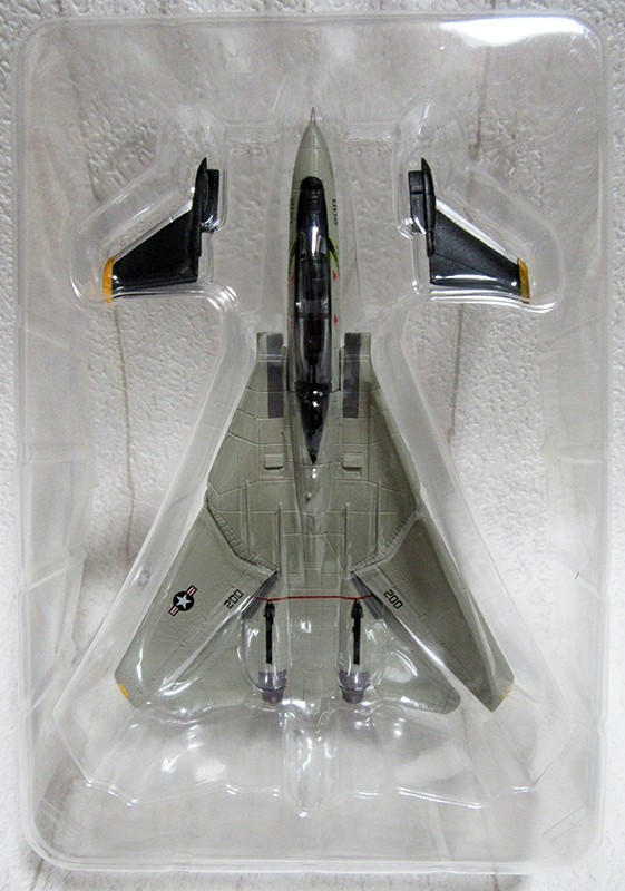 JWings1 F-14A VF-84 ジョリーロジャース 空母ニミッツ 1986 1/144 カフェレオ アメリカ海軍 グラマン トムキャット Jウィング 全長13.5cm_ブリスターの上から。