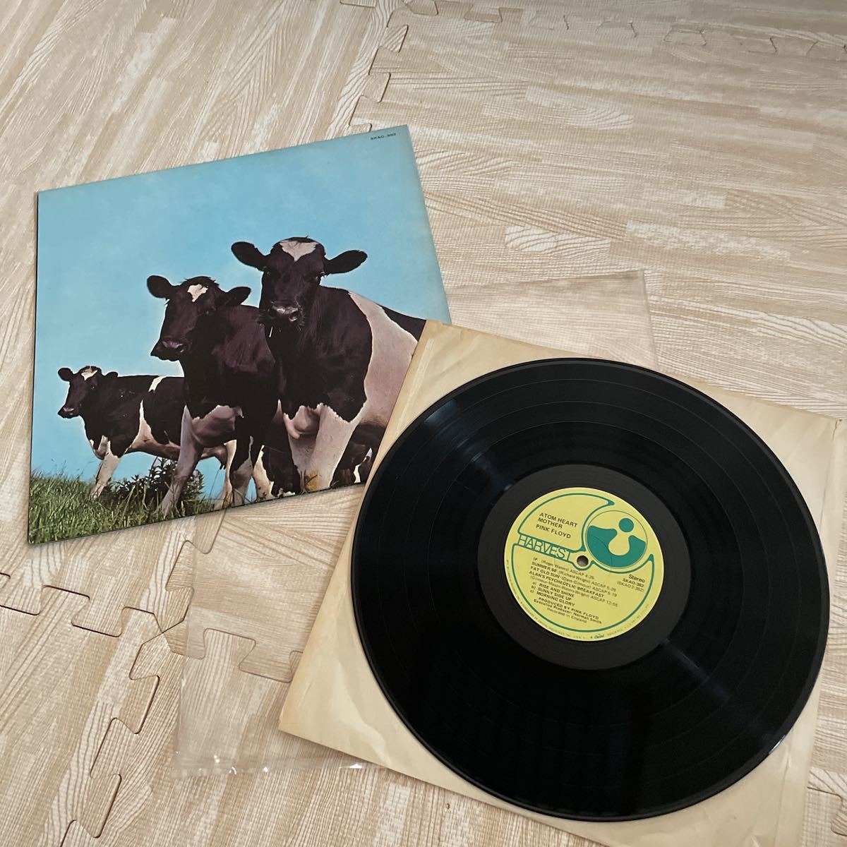 [US version ] pink * floyd Pink Floyd Atom Heart Mother Harvest SKAO-382 CAPITOL. character none jacket US record freebie attaching 