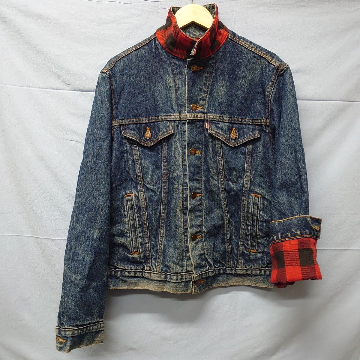 ★希少美品★80年代Levi'sデニムジャケット　赤黒バッファローチェック　size４２Ｌ  Gジャン  ビンテージ USA製