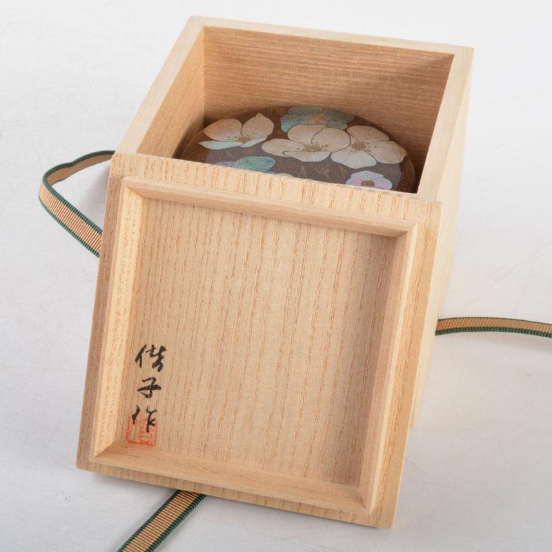 茶道具 日本工芸会 小野偕子作 割貝蒔絵平棗 「初夏」 共箱 D R4719