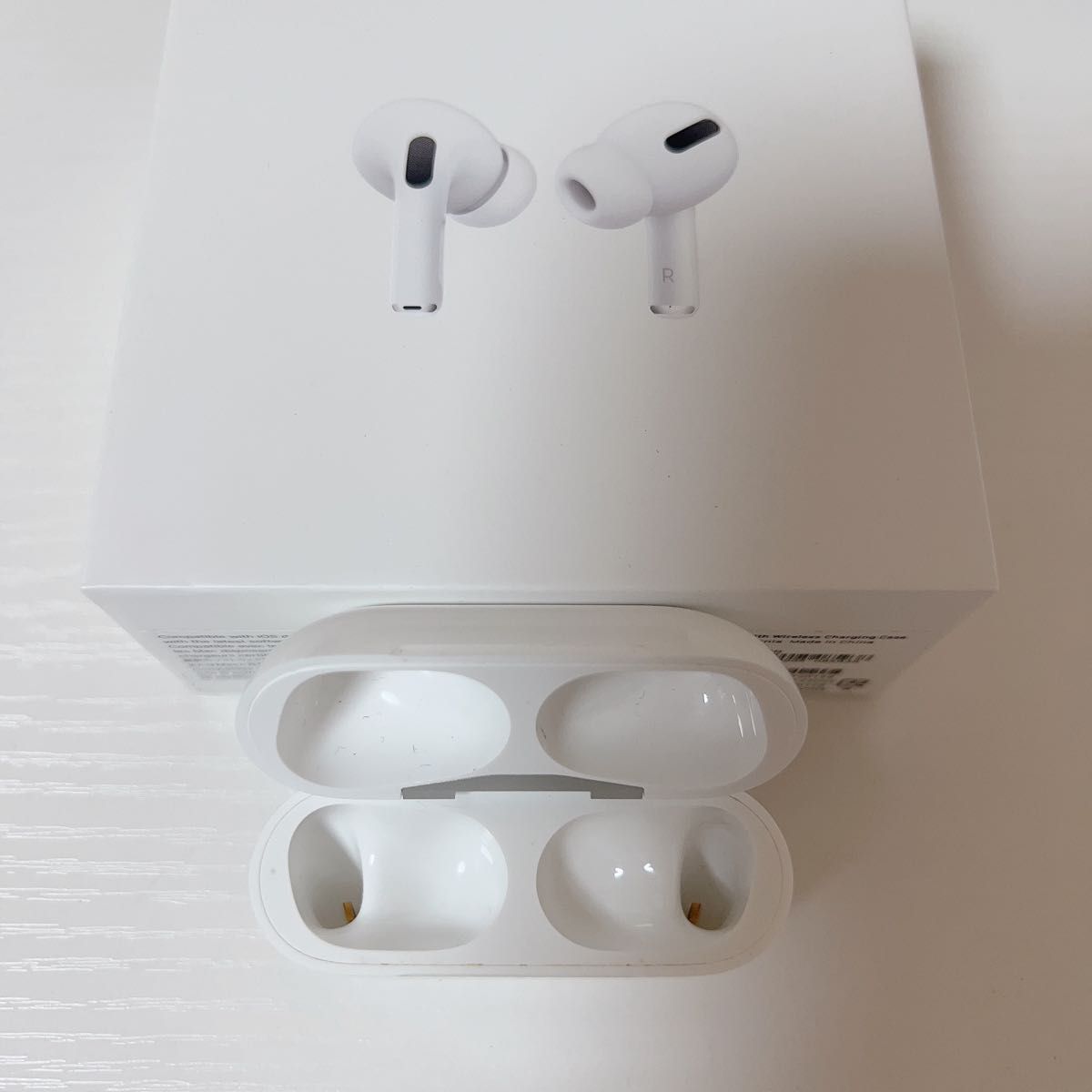 AirPods pro MWP22J/A ケース　付属品  ライトニングケーブル Apple