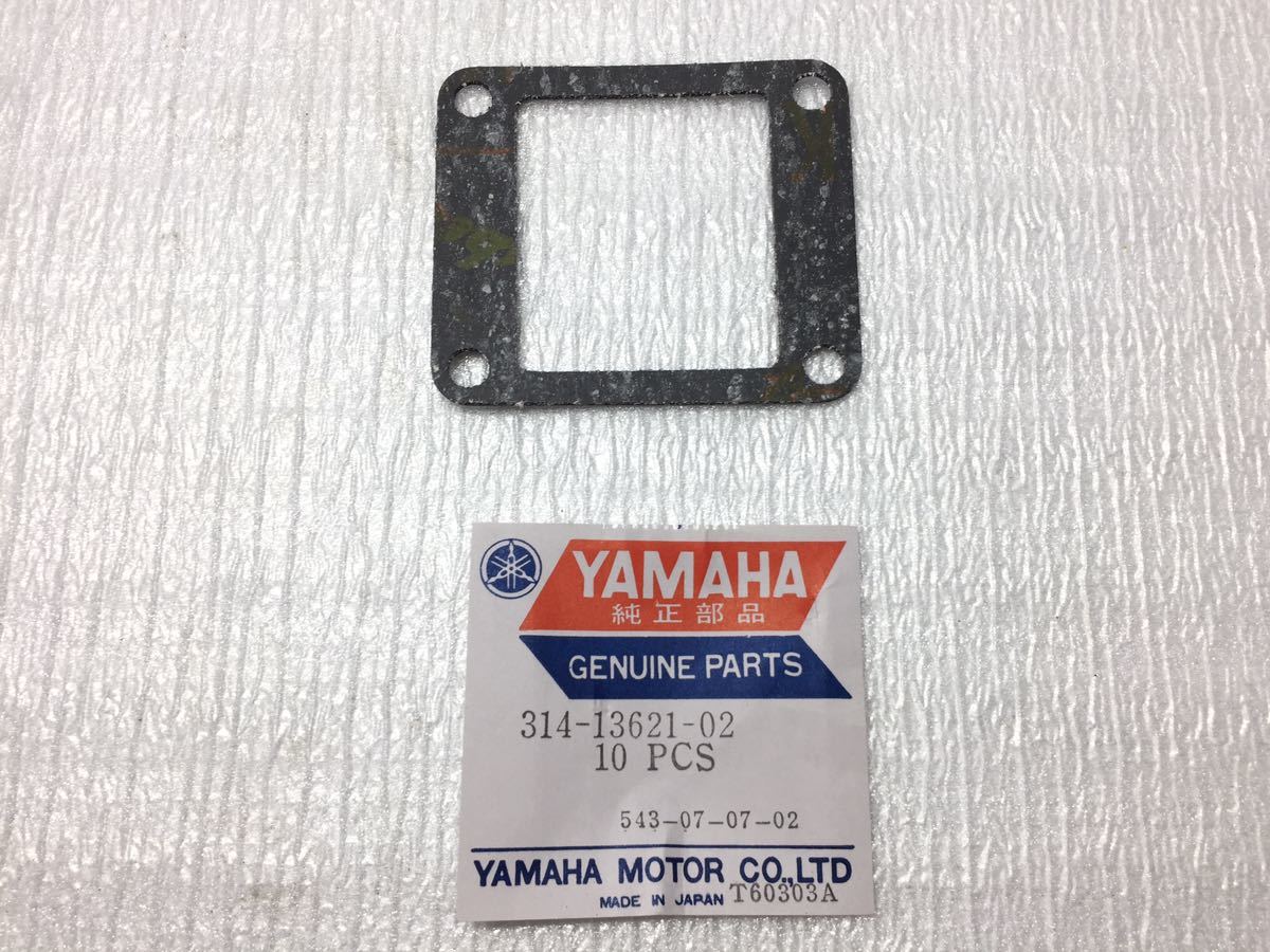 7310-18 ヤマハ RZ250 (4L3) RZ350 (4U0) ガスケット バルブシート インシュレーター キャブ 純正 新品 314-13621-02 撮影の為開封しました_画像1