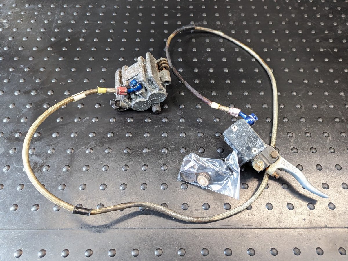 □カワサキ Dトラッカー250 純正 フロントブレーキ キャリパー