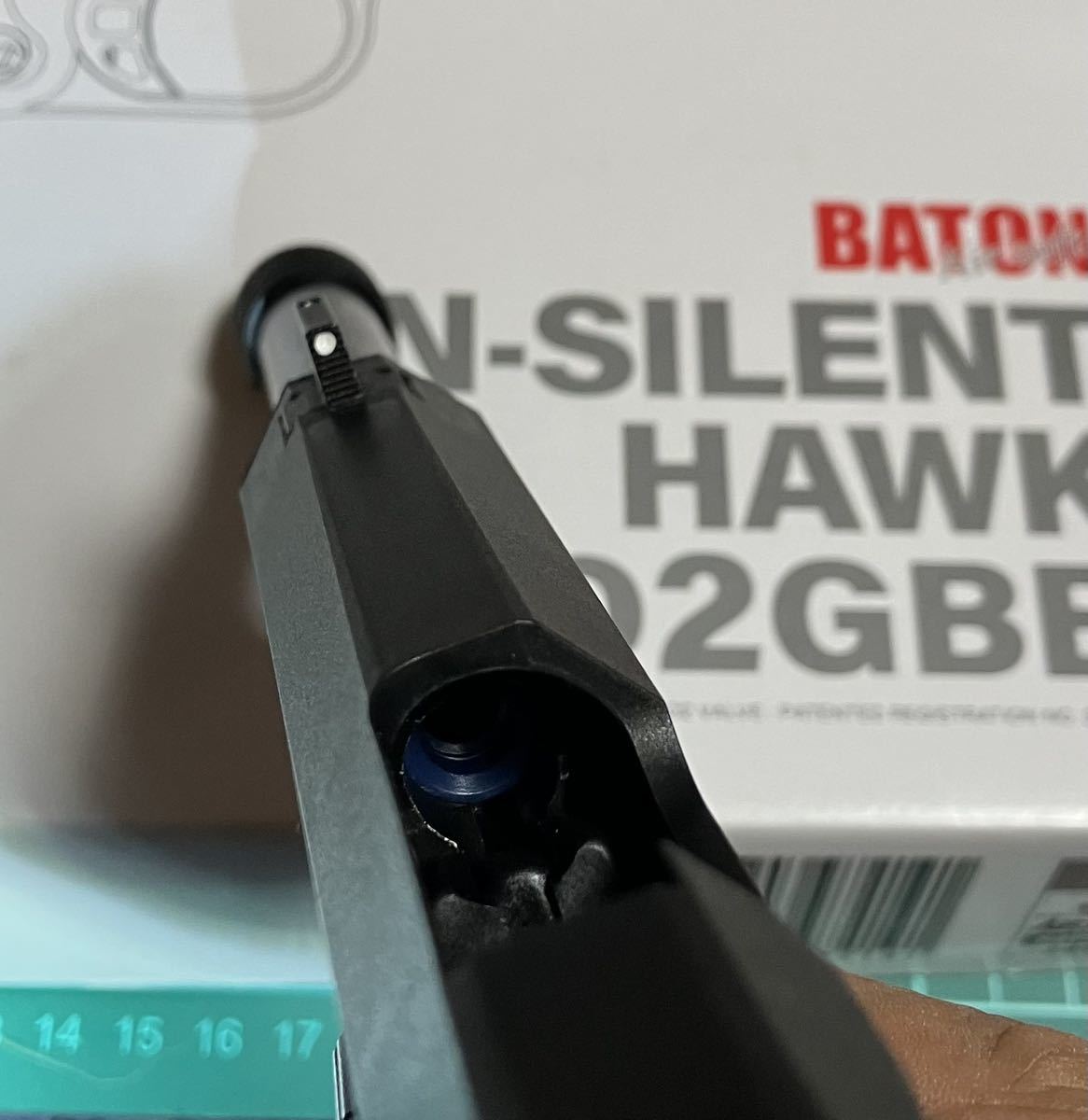 BATON airsoft silent hawk CO2GBB マガジン計2個付き_画像4