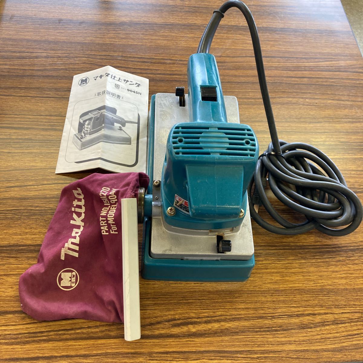 マキタ makita 電動工具 仕上サンダ　9045N 中古品　通電確認済み_画像1