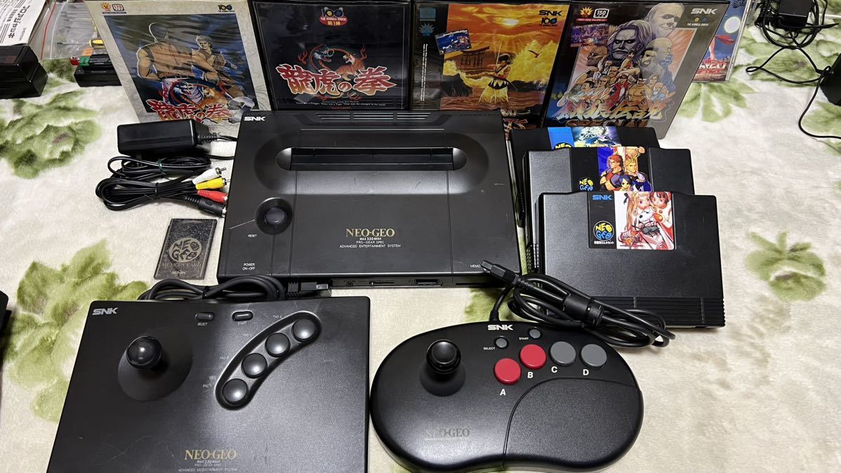 SNK NEO・GEO ネオジオ 本体+専用コントローラー2個+メモリー+ソフト