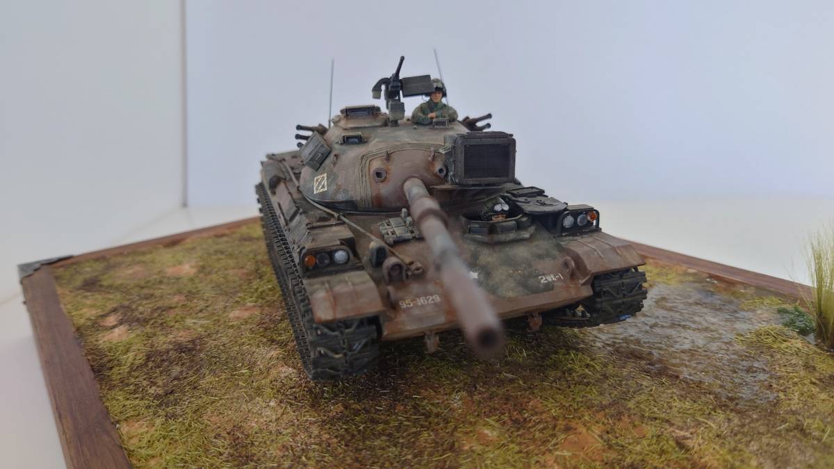 タミヤ1/35 陸上自衛隊 74式戦車 オートバイ偵察 完成品 ジオラマ ジオラマベース_画像8