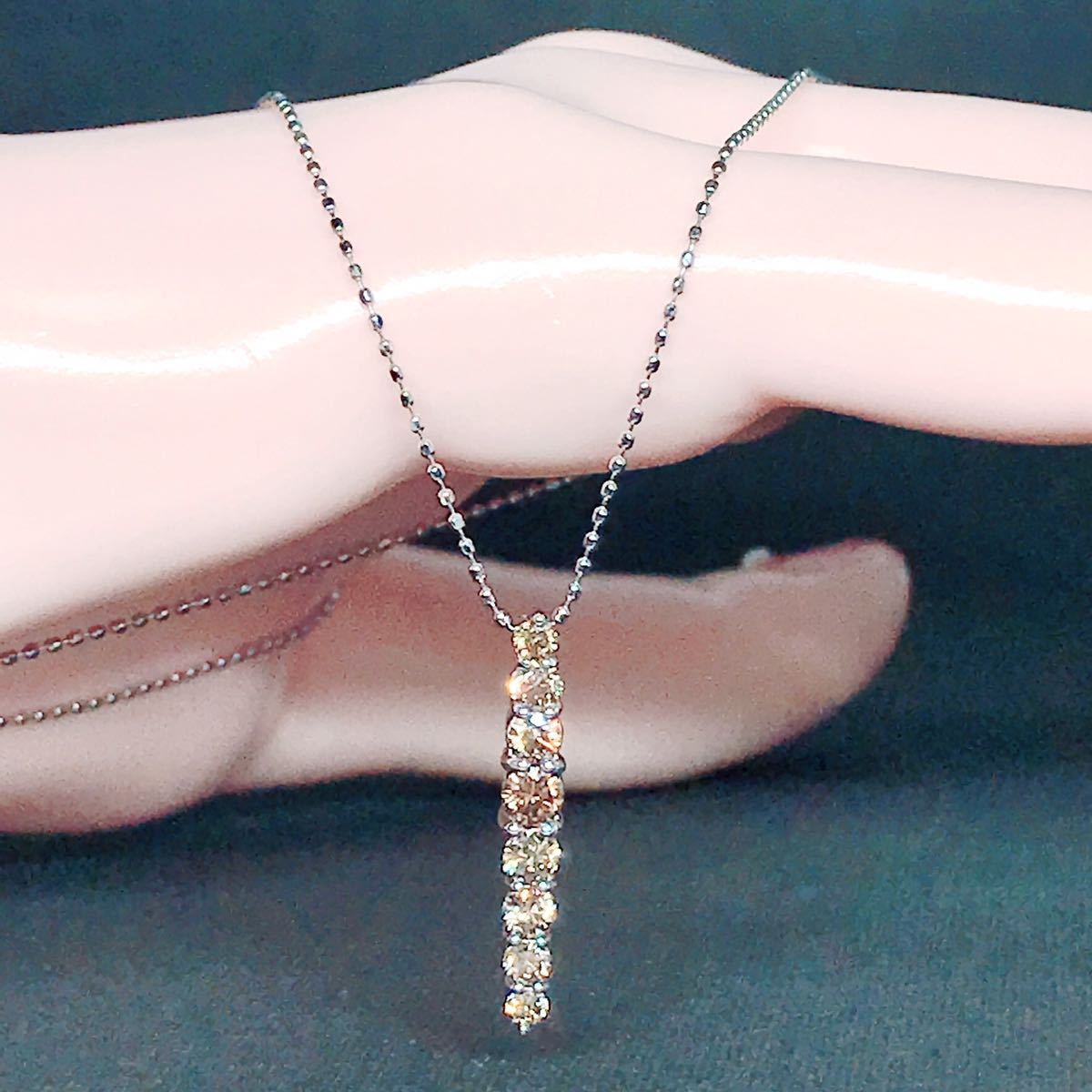 0 60ct ダイヤモンドネックレス K18WG ダイヤ 0 6ct バーモチーフ