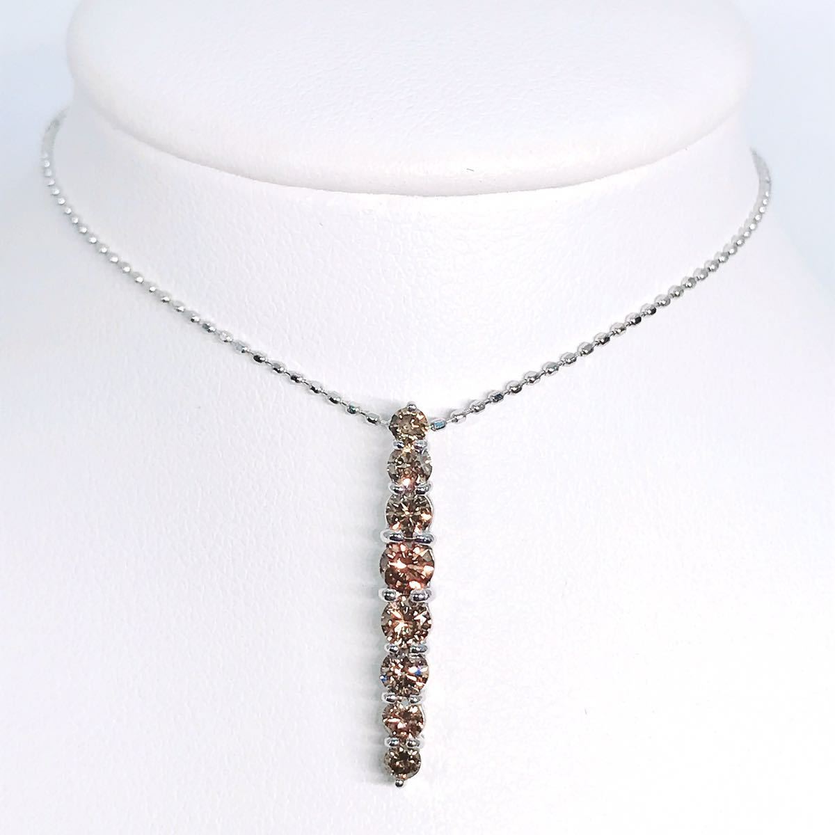 0 60ct ダイヤモンドネックレス K18WG ダイヤ 0 6ct バーモチーフ