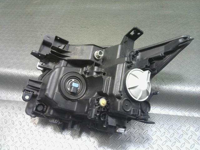 日産（NISSAN）エルグランド TE52 右ヘッドランプ 右ヘッドライト カラー GAE 品番 26010-1JB0A_画像6