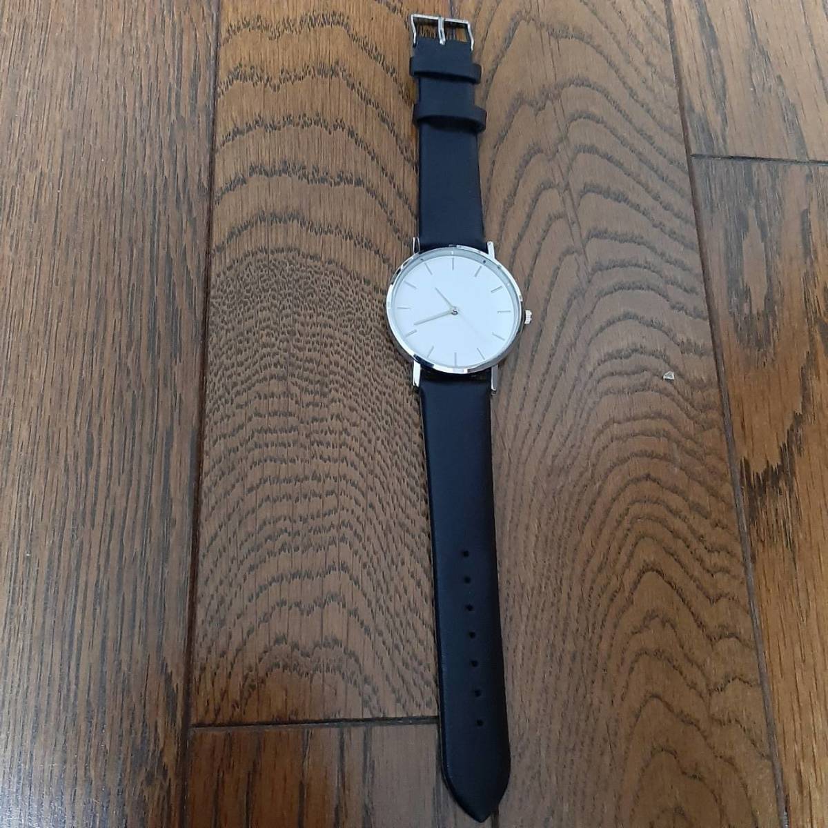 新品 未使用 メンズ 腕時計 黒 ブラック 白 ホワイト 動作確認済 薄型
