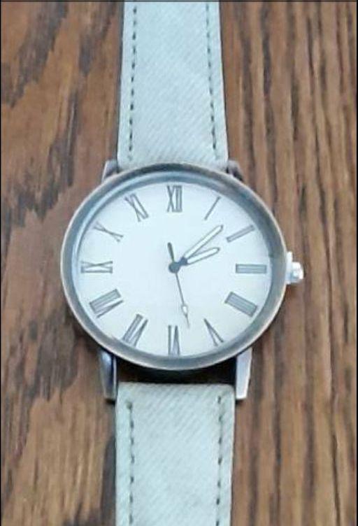 新品　未使用　デニム 風 デザイン レディース　メンズ 腕時計 カジュアル フォーマル ファッション　時計　_画像3