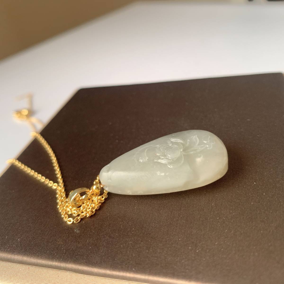 ◇和田玉・煙紫◇翡翠・ヒスイ◇ネックレスペンダント◇蓮花形 ◇和田玉・煙紫◇翡翠・ヒスイ◇ネックレスペンダント◇蓮花形