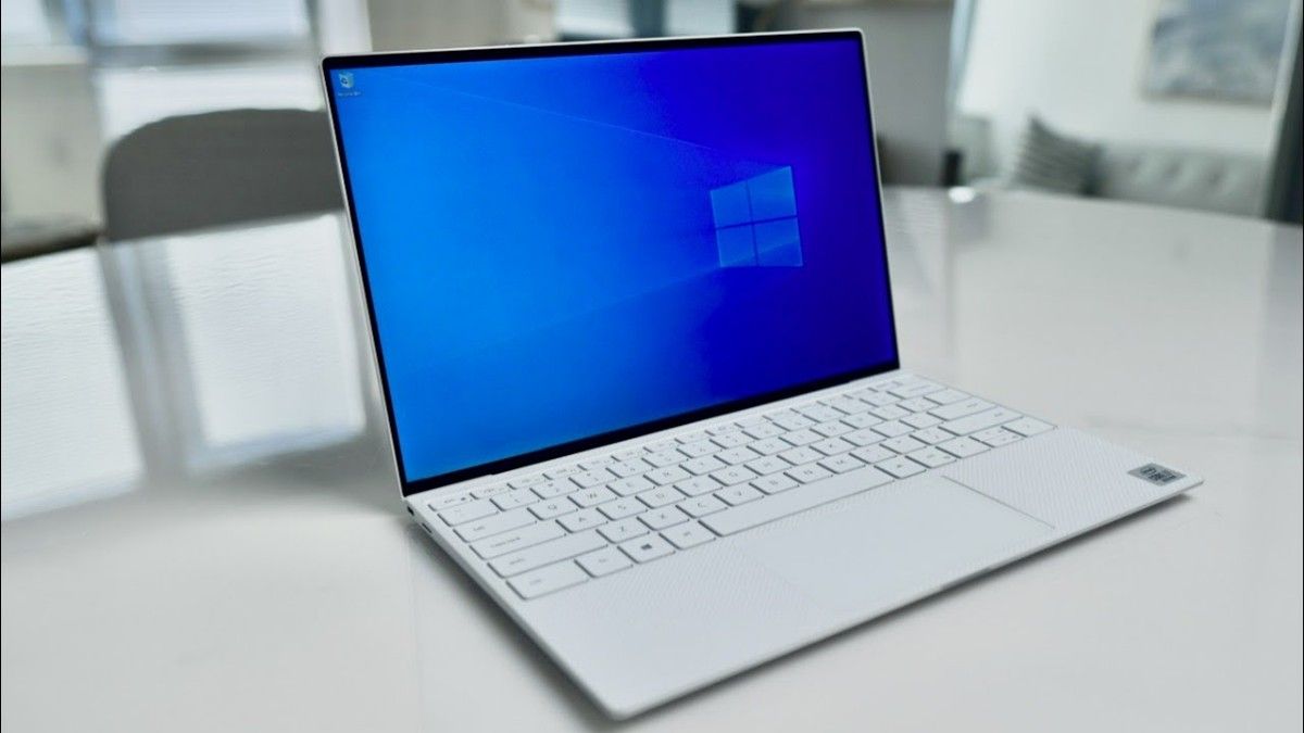 ほぼ未使用 DELL XPS 13 9300/第10世代 Corei7-1065G7/メモリ16GB /SSD