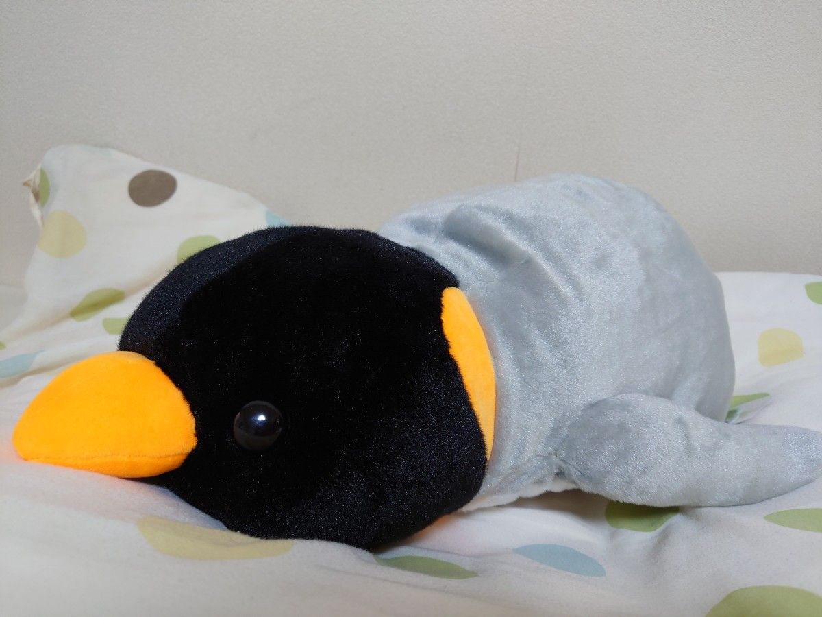 くったりペンギン寝そべり　ぬいぐるみ　BIGぬいぐるみ　ペンギン　キングペンギン　新品タグ付き
