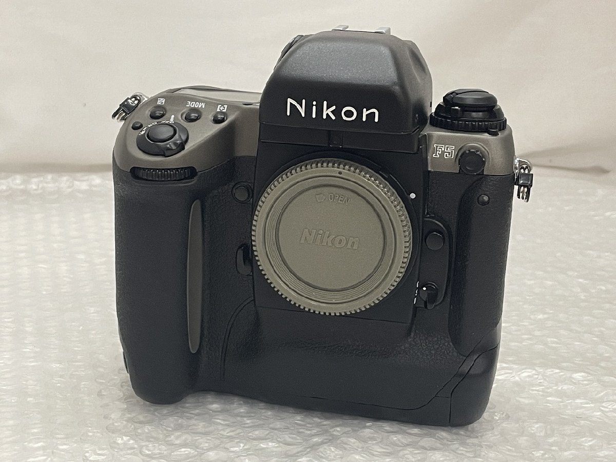 ●【Nikon ニコン 至高のフィルムカメラ フラグシップモデル F5 50周年記念モデル 貴重 レア コレクターアイテム】SF-11805