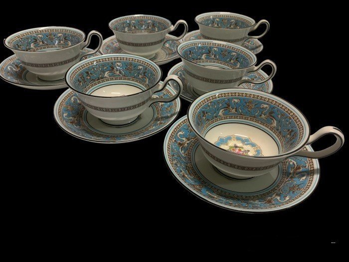 ◇ギリシャ神話「グリフィン」がモチーフ【ウエッジウッド　WEDGWOOD　フロレンティーン ターコイズ ティーカップ&ソーサー　6客】N06021_画像2