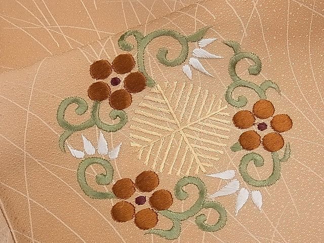 平和屋着物□付下げ 総刺繍 吉祥花唐草丸文 逸品  の商品詳細