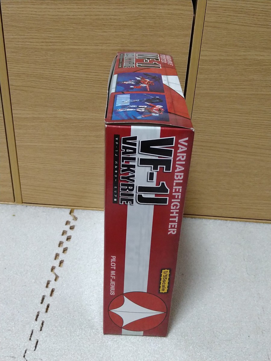 VF-1J バルキリー ミリア機 超時空要塞 マクロス 1/55 復刻版 バンダイ