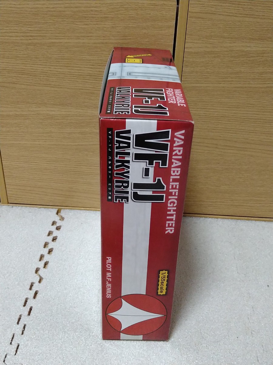 VF-1J バルキリー ミリア機 超時空要塞 マクロス 1/55 復刻版 バンダイ
