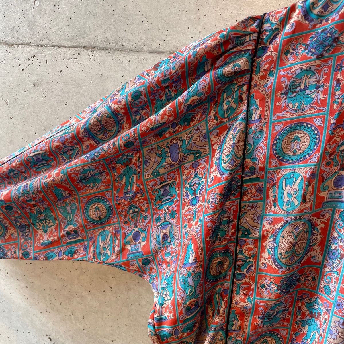 アートデザインシャツ 総柄シャツ 古着 レトロ 柄シャツ レディース