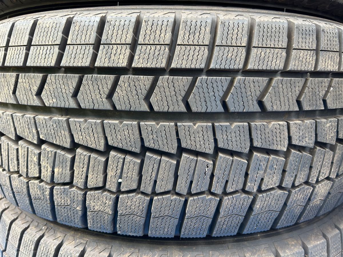 DUNLOP 235/50R18 22年製 スタッドレスタイヤ
