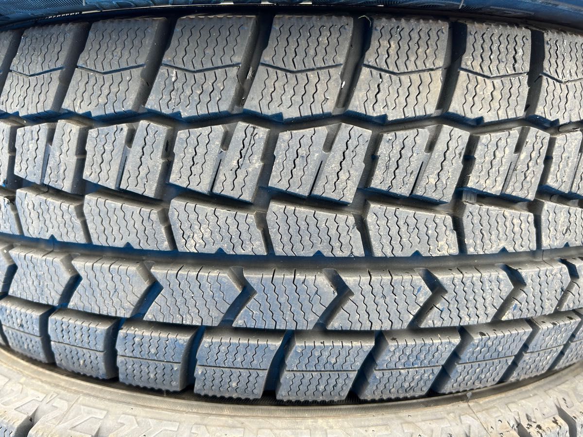 DUNLOP 185/65R15 23年製 スタッドレスタイヤ-