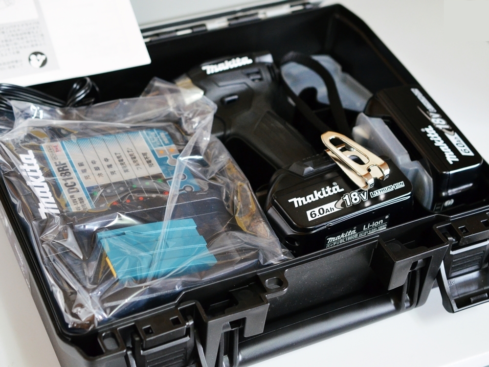 未使用 充電式インパクトドライバ TD173DRGXB 純正 バッテリ2個 18V