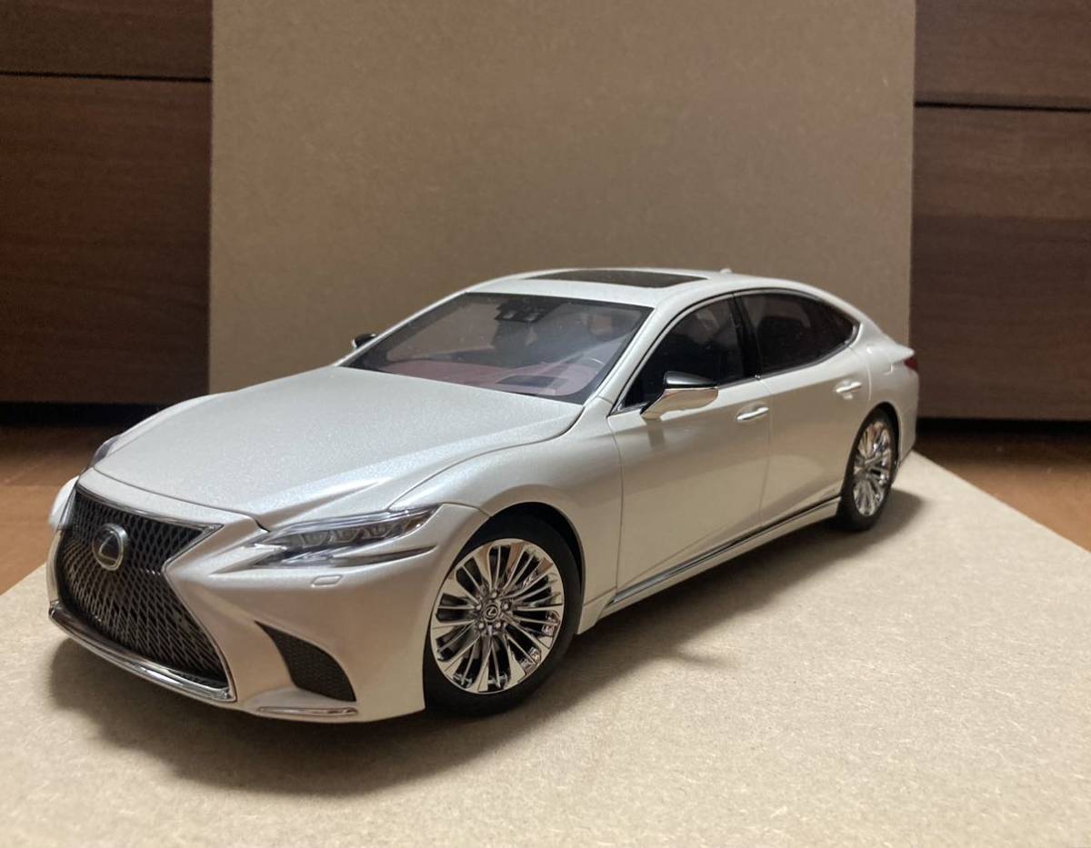 Yahoo!オークション - 1/18 オートアート レクサス LS500h ソニックホ...