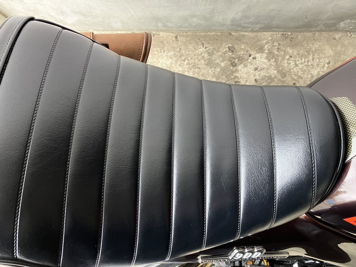 Z900RS 純正ハイシートを茗荷シートでカスタム加工【タックロール
