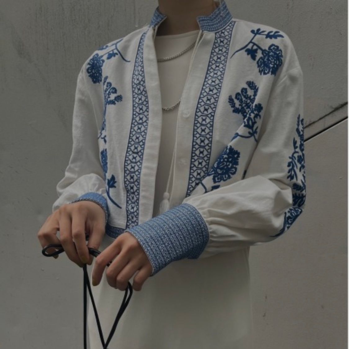 【AMERI】MEDI VINTAGE FLOWER EMBROIDERY SHIRT