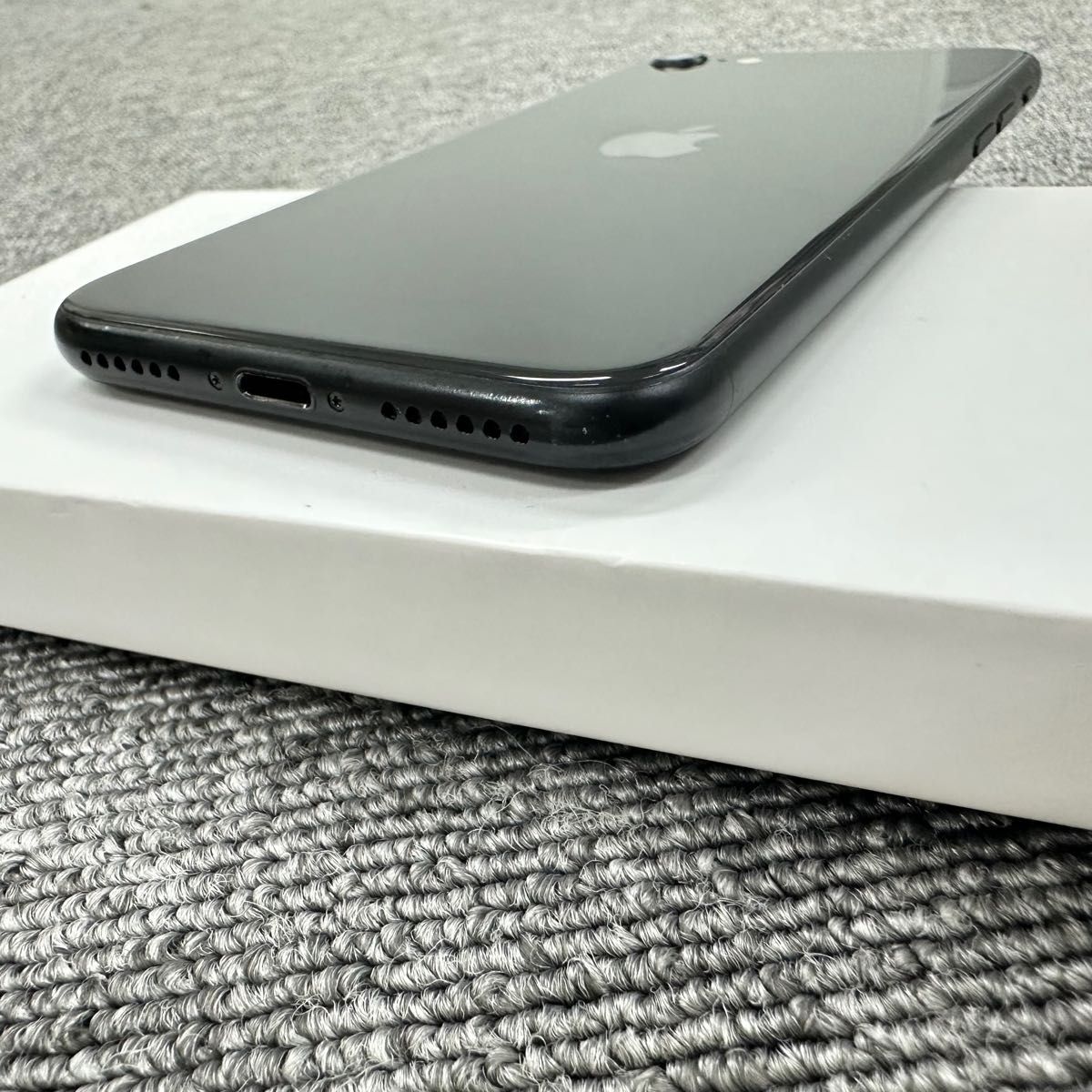 iPhone SE 第2世代 64GB ブラック SIM フリーバッテリー98%｜PayPayフリマ