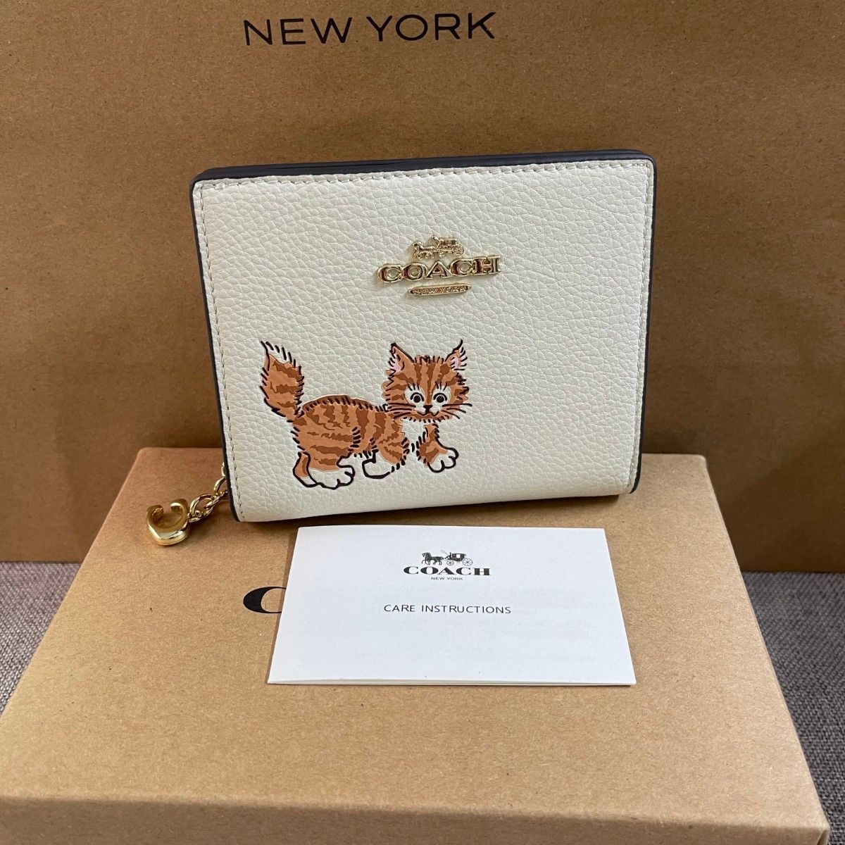 COACH スナップ ウォレット・ダンシング キトゥン CC472二つ折り財布