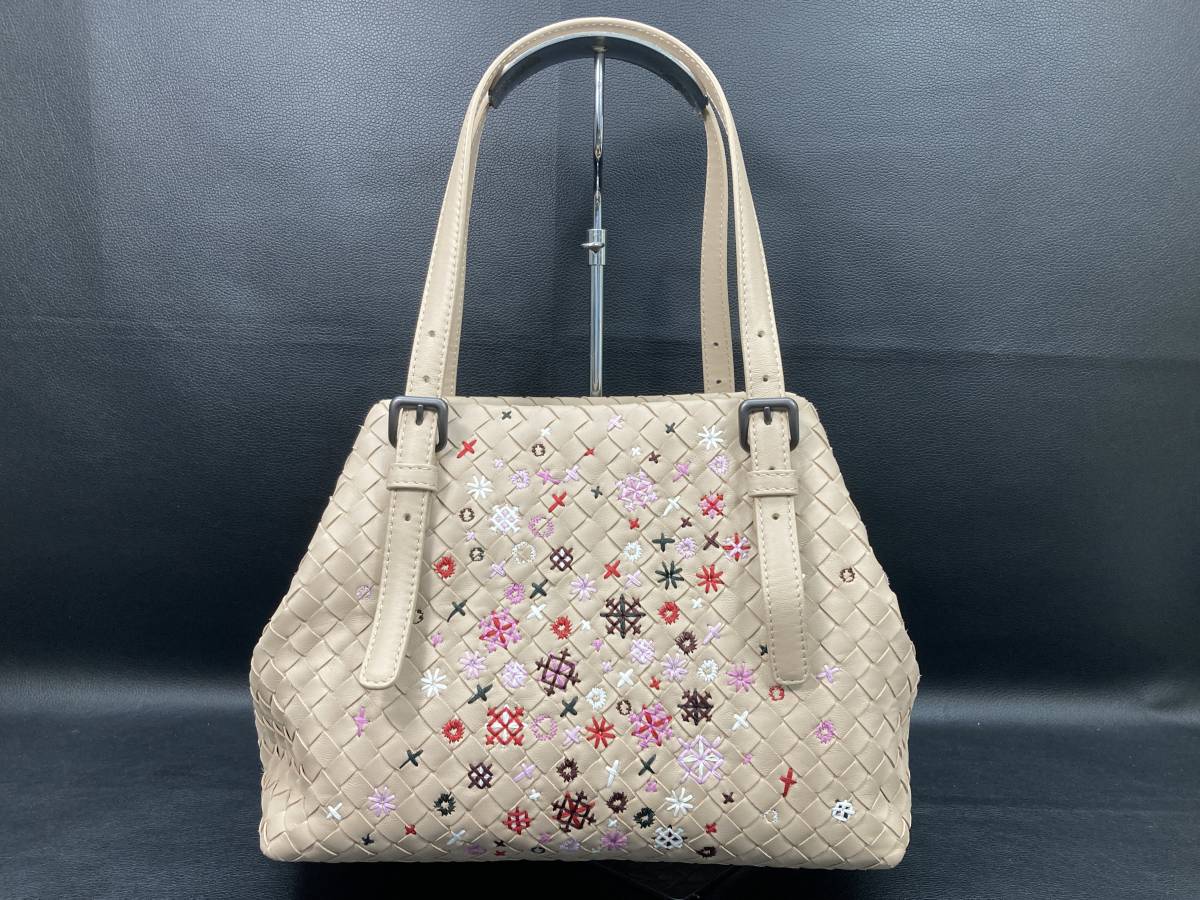 美品！Bottega Veneta ボッテガヴェネタ イントレチャート ハンドバッグ ベージュ レディース 女性 レザー 刺繍　編み込み アイボリー