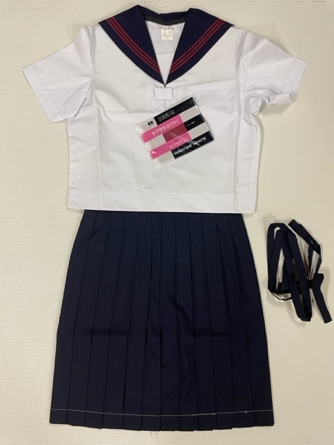 送料無料】女子学生服 上下セット セーラー服 赤線 夏服 半袖 送料無料】女子学生服 上下セット セーラー服 赤線 夏服 半袖