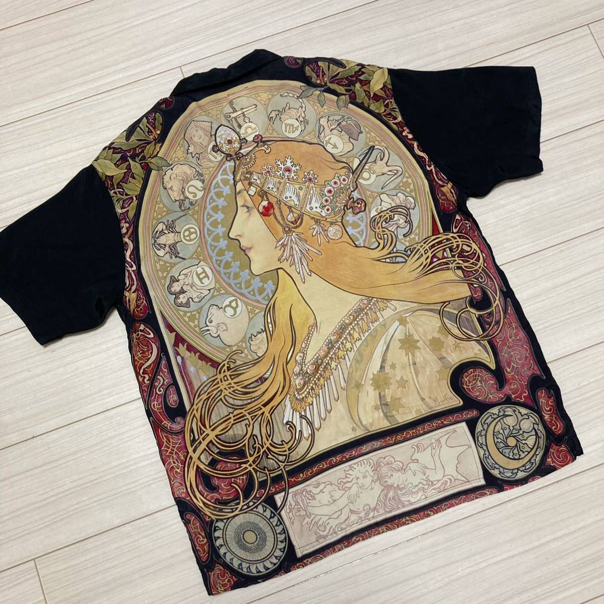 良品■グラニフ Mucha ミュシャ■黄道十二宮 オープンカラー 半袖 シャツ S 黒 ブラック Design Tshirts Store graniph コラボレーション_画像2