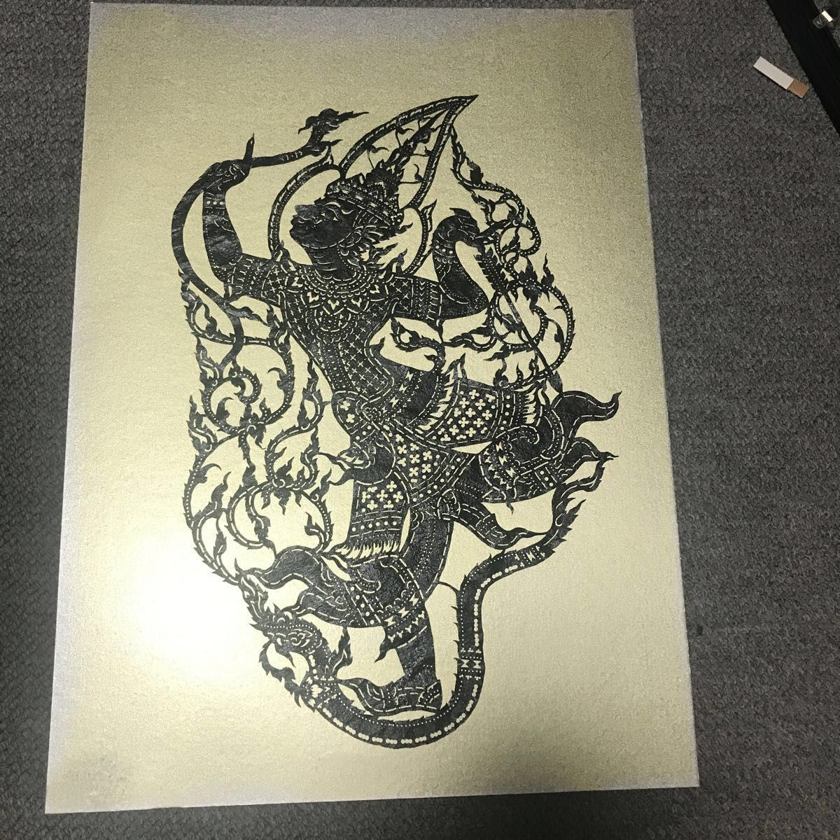 タイ古典舞踊を水牛(？)の皮で作った切り絵　額縁付き