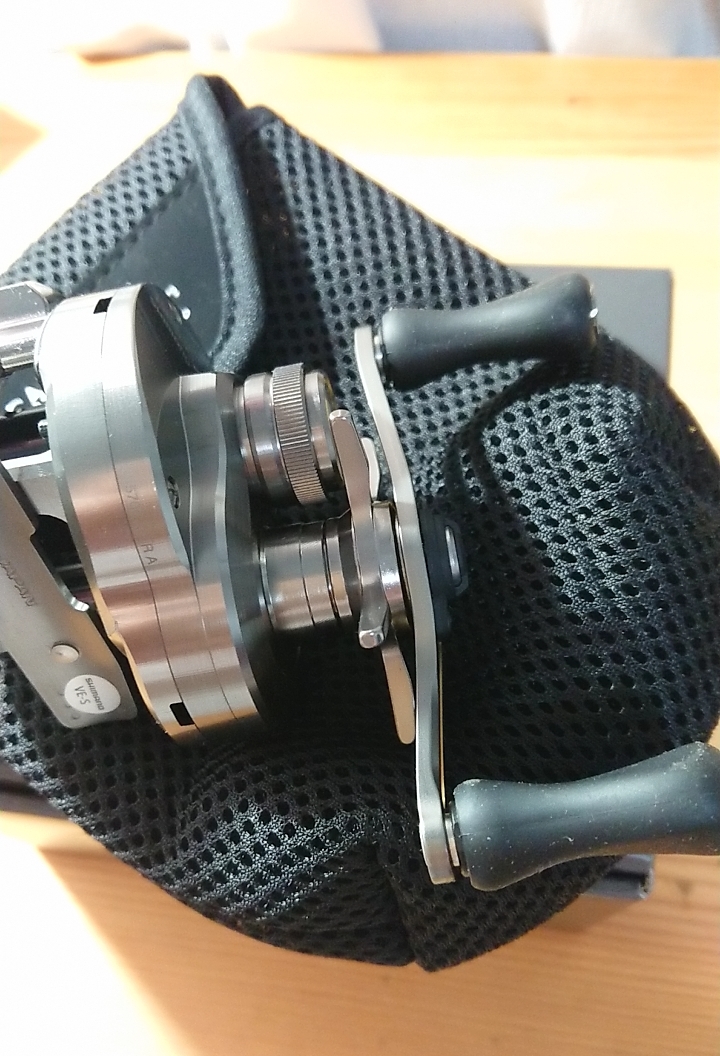 新品未使用 シマノ 23カルカッタコンクエストBFS XG 右ハンドル
