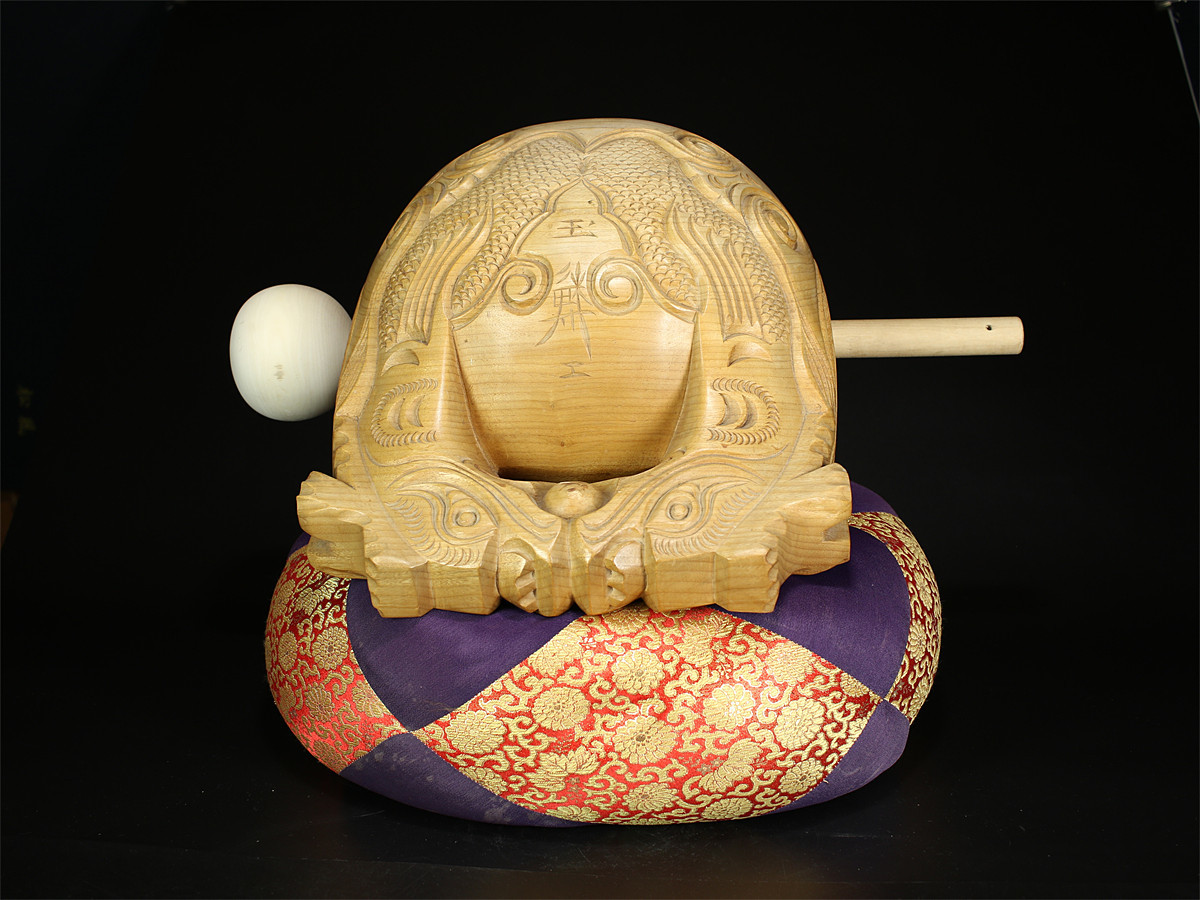 MA184 寺院仏具 木彫 【玉鱗工】 龍彫 特大 木魚 高約29.5㎝ 幅33.5