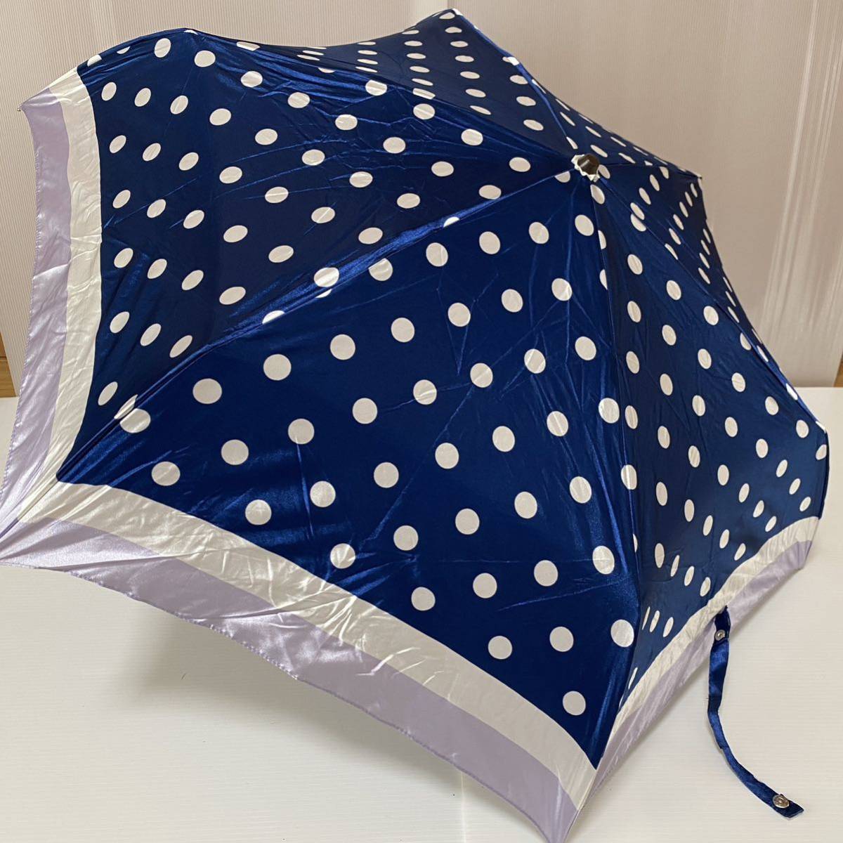 気質アップ】 Roberta Vivianiのシルバーの水玉の折りたたみ傘