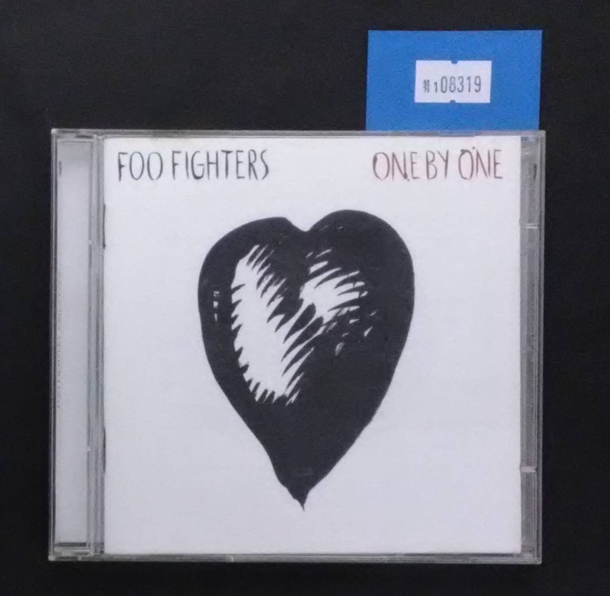 万1 08319 Foo Fighters / One By One [CD+DVD] ※ケースにワレありの画像1