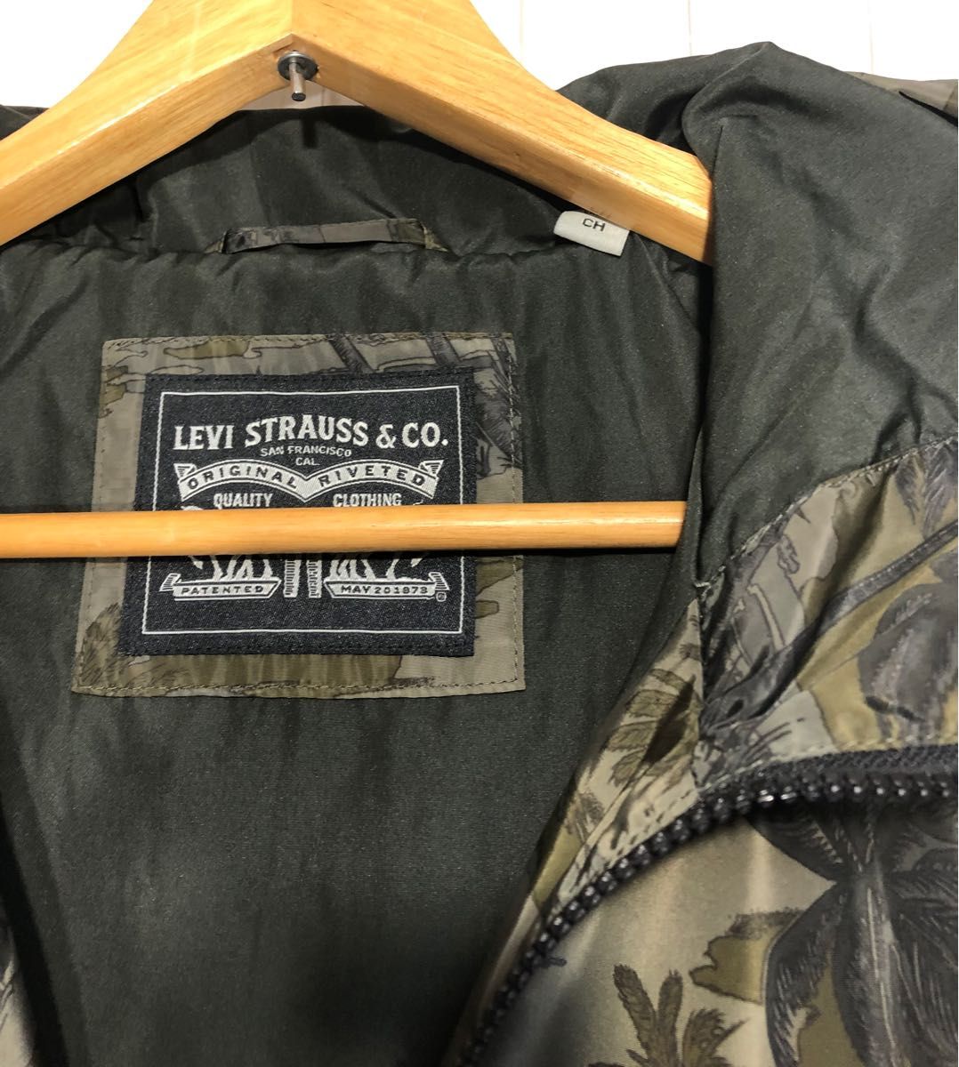 Levi's リーバイス　ナイロン　パーカー　メンズ　S ジャケット　アーミーグリーン　未使用　防寒　耐水　フード　ハワイアン