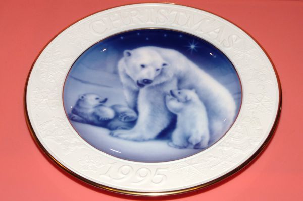 OKURA(大倉陶園) 1995年クリスマスプレート　POLAR BEAR FAMILY　20.2cm　839773AA1285-229_画像2