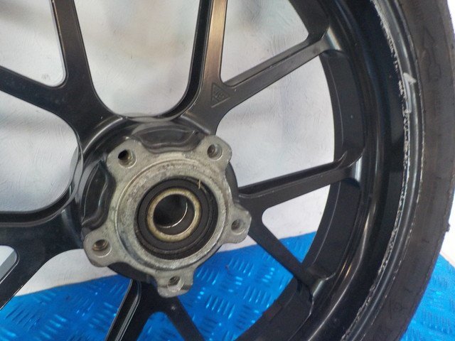 D260●○BITO（ビトー）MAGTAN（マグタン）（JB3-R43F）フロントホイール　MT3.50-16.5　GSX-R？（7）　5-6/26（こ）★_画像4